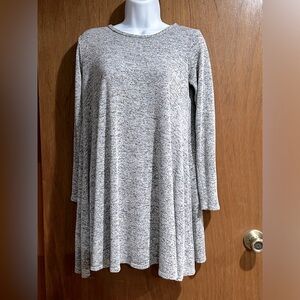 💚 BOGO 💚 PINC knit tunic. Size L.